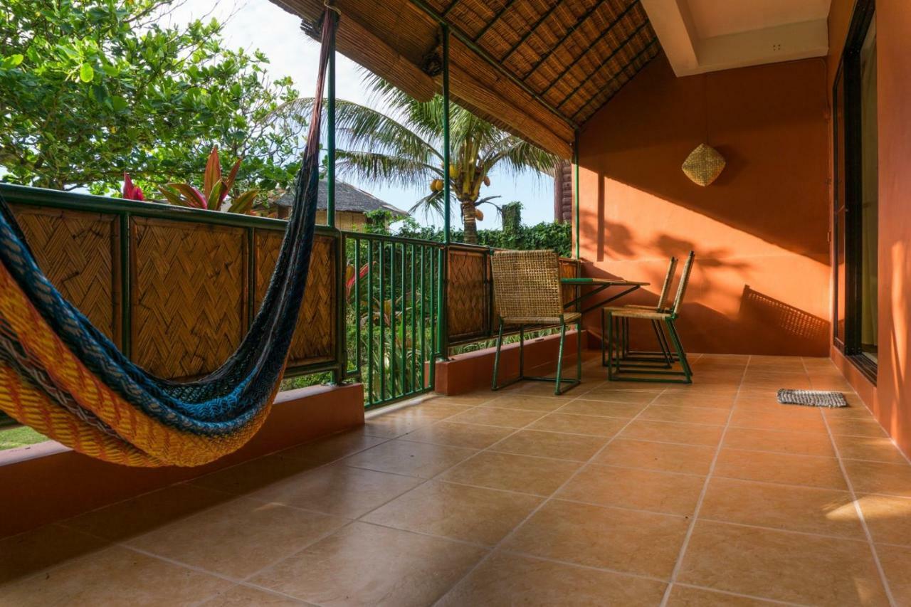 Hangout Beach Resort Caticlan Exterior photo